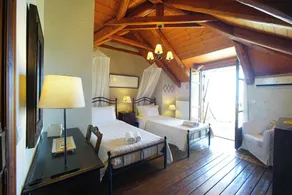 Duplex Boutique Maisonnette à côté de la plage avec piscine et baignoire spa privée - Image 4