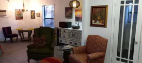 ADORABLE BOHO CABIN JUST RENOVATED & ONLY 2 MILES TO TRADE DAYS - Image 5