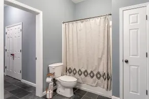 NEW VININGS ESTATES: FAMILY FRIENDLY * HEATED POOL & SPA- 5BDRM/5BATH - Image 4