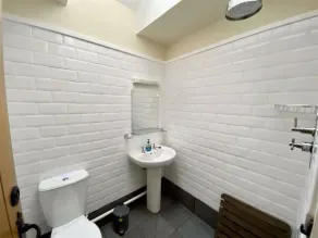 Stunning cosy, pet friendly & peaceful 3 bedroom, 2 bathroom cottage, fast WiFi - Image 2