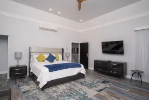 The Sun Seeker Villa Ja Luxury10 bedrooms. Fully staffed. Great for large groups - Image 5