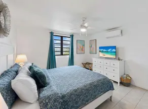 Serene Beach Condo- One Bedroom w/ Balcony - Image 4