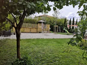 Charming house with garden and pool in a Provencal village - Image 2