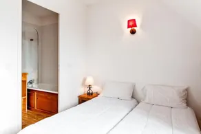 Overfladeareal: ca. 35 m². Stue med udtrækssofa. Soveværelse med dobbeltseng eller 2 enkeltsenge - Image 2