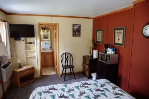 Robber's Roost Cabin - Image 5