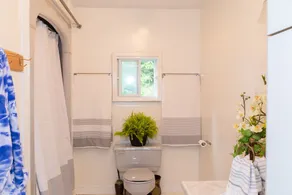 Cozy Family Cottage, Sleeps up to 10 Persons & Fully Equipped - Image 3