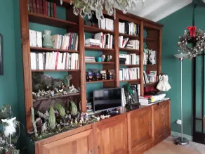 Carefully decorated house - Image 3