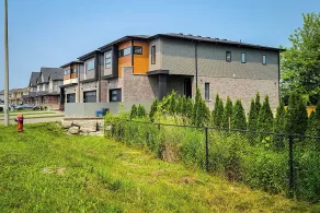 Modern 3 Bedroom House in Niagara Falls - Image 5