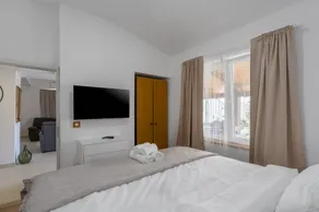 Deluxe Apartment Leonardo with Balcony and Private Parking,  near the Beach - Image 5