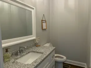 5-bedroom vacation home with private slip, just 10 minutes from the marina - Image 3