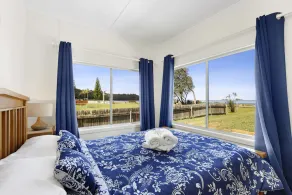 🏖️ Absolute Beachfront Long Beach -The Beach Is Your Backyard Pet Friendly - Image 3
