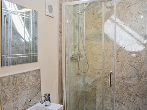 2 bedroom accommodation in Witton, near Happisburgh - Image 3
