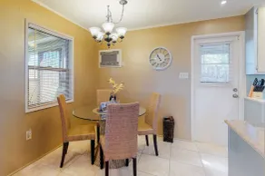 The Bungalow in Downtown Joshua Tree - A Renovated Mid-Century Bungalow - Image 4