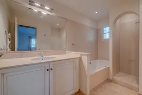 2-BEDROOM TOWNHOUSE WITH NICE VIEW (N°552) - Image 2