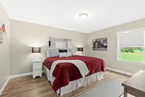 Cozy Cottage at Long Lake in Hartland with plenty of outdoor space! - Image 3