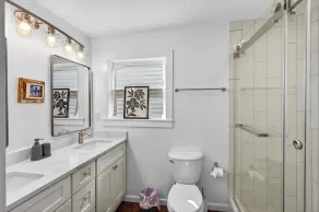 Suite Magnolia in Ocean Springs Downtown Area. Close to all the action. - Image 3