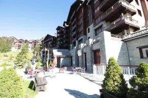 Modern furnished apartment with beautiful views at the slopes (ski-in ski-out) - Image 5