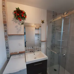 Villa in private residence with swimming pool, tennis court 600 metres from the sea - Image 2