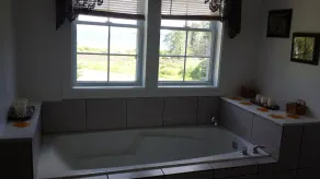 For family or romantic getaways, or a retreat, this beautiful space awaits you - Image 2