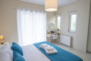Charming beach home next to crystal waters - Image 5