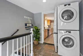 Elegant apt minutes from beach - Image 3