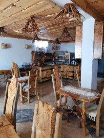 Rustic Inn River - Image 3