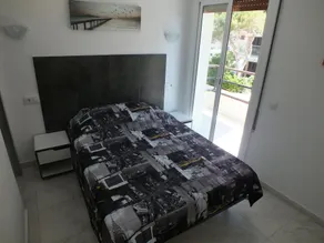 Beautiful renovated apartment for 4 with private parking in Roses - Image 4