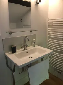 Luksuriøs bondegård Gite beliggende i rolige og smukke grunde med Vineyard - Image 3