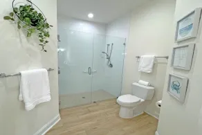 Luxury Oasis Stylish Beach Condo 2bed/2bath  - Image 4