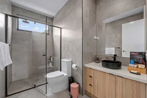 Churchill Lux, Elegant Town House - Image 3