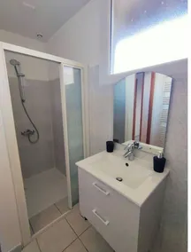 2-bedroom apartment at the foot of the Pyrenees - Image 2