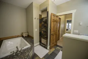 Luxury Family Lake Home-Hot tub, Sauna, Peloton, Game Tables, Mini Sport Court! - Image 5