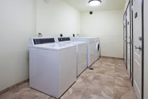 Kostenloses Frühstücksbuffet. Pool, Whirlpool - Image 3