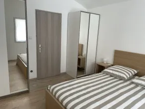 Comfortable villa with private pool - Image 4