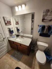 Beautiful and charming home - Image 3