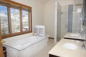 Schönes alpines Haus mit Panoramablick von Deck, offenem Konzept, Whirlpool - Image 2