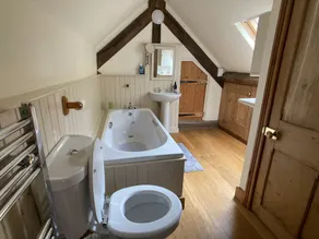 Large family cottage nestled in Sherwood Forest - Image 4