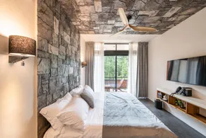 5-Bed Deluxe Condo • Private Villa Feel • Full Hotel Amenities - Image 5