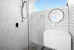 2 Bedroom Apartment with panoramic views across Bondi Beach - Image 2