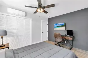 Lovely home with heated Pool a mile from the beach - Image 3