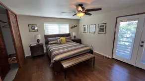 Luxury at the Lake - Large Lakeview - Game Room    - Shasta Lakeshore Retreat #7 - Image 3