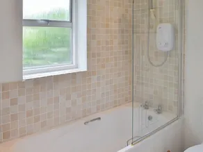 2 bedroom accommodation in Noss Mayo - Image 2