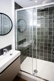 Settle Southampton - Stylish Self Check-In Rooms & Self Catering Suites - Image 3