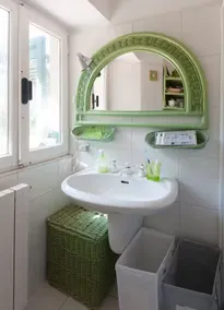 Little gem in a unique place! Right on the beach with garden. Pet friendly - Image 3