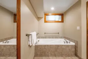 Sundial B202 | Ski-in/Ski-out | Fireplace | Jetted Tub | Mountain Views | Pool & Hot Tubs - Image 4