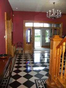 Large Luxury House in Excellent Location. Ideal for families - Image 3