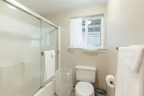 Private master bed/bath with separate entrance and porch. - Image 2