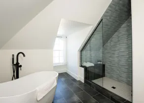 The August House - Image 2