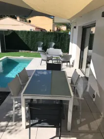 Villa Contemporaine Avec Piscine Proche Rivière - Image 4