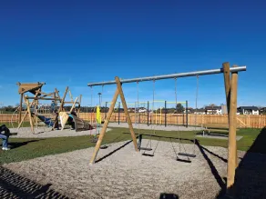 Lägenhet p�� 1: a våningen med täckt terrass och utsikt över sjön och bergen - Image 3